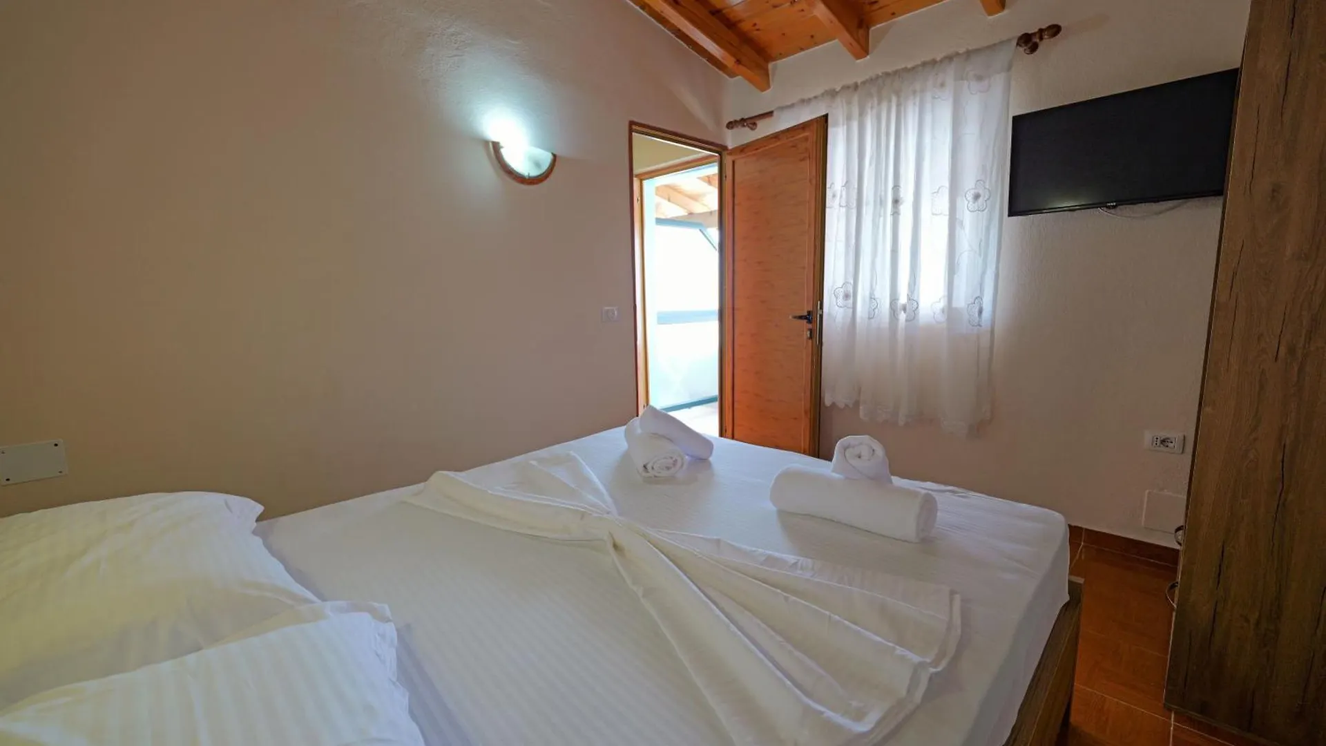 Vila Xhovani Ksamil Apartment